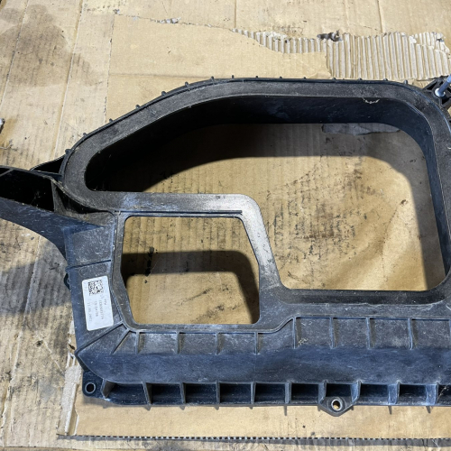 Рамка Въздуховод Парно 1EB260377A Volkswagen ID.3 E11 PRO