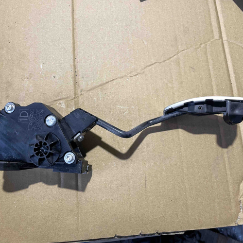 Педал на Газта 36010CA110 Toyota GT86 2018 Subaru BRZ