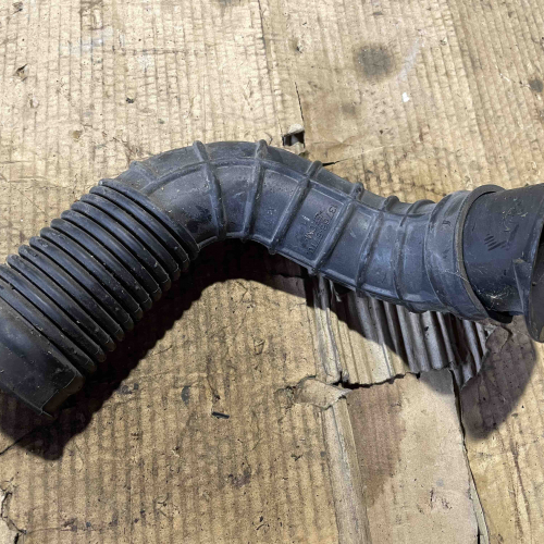 Маркуч Въздуховод 13766-57T00 SUZUKI SX4 S-Cross 1.4 DITC HYBRID ALLGRIP 6AT