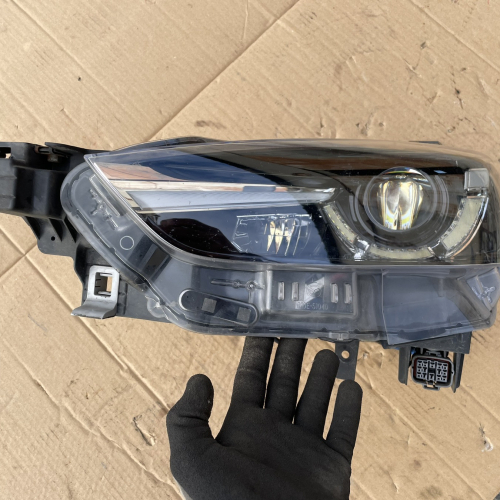 Фар Ляв D10E-51040 Mazda CX3 77kW 1.5дизел 2015