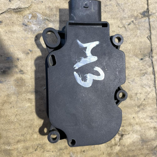 Регулатор на Въздушен Дефлектор BJD6-50RA0 Mazda3 2014 2.0бен 121kW