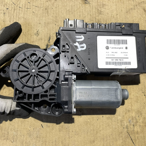 Моторче Преден Десен Прозорец 3d1959792e Porsche Cayenne S 4.5 2005г 9PA