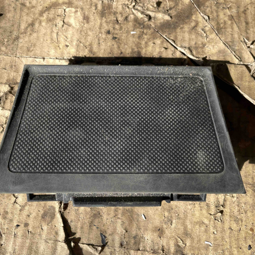 Гумена Стелка Централна Конзола DA6V-64362 Mazda CX3 4х4 77kW 1.5дизел 2015