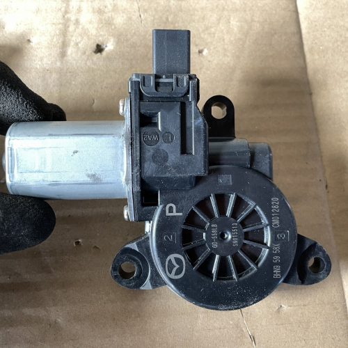 Моторче Стъклоповдигач BHN95958X Mazda CX3 77kW 1.5дизел 2015