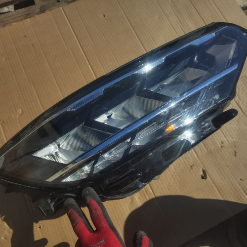 Десен Фар Лед 3G1941036Q Volkswagen Passat B9 1.5 eTSI 150кс 2024г Бензин Комби