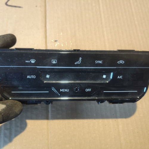 Панел Управление Климатик 3G8907044P Volkswagen Passat B9 1.5 eTSI 150кс 2024г Бензин