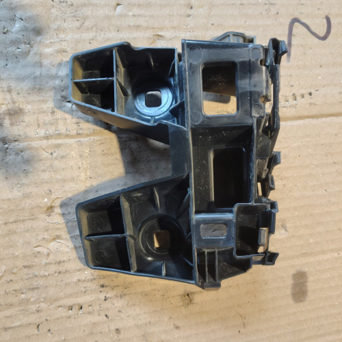 Скоба Държач Дясно Задна Броня 3G9807484 Volkswagen Passat B9 1.5 eTSI 150кс 2024г Бензин