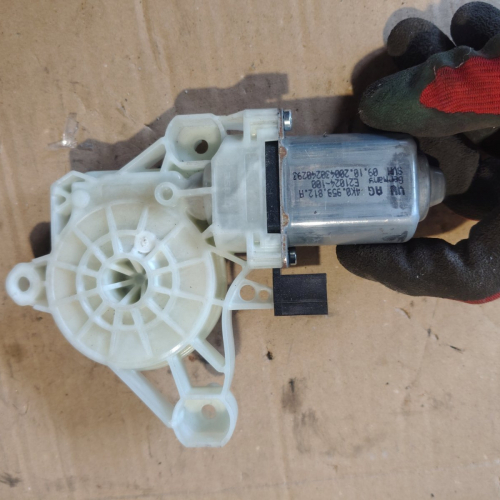 Моторче Стъклоповдигач Предна Дясна 4K0959812A Volkswagen ID.3 E11 pro