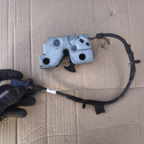 Закопчалка Преден Капак 10B823509A Volkswagen ID.3 E11 pro