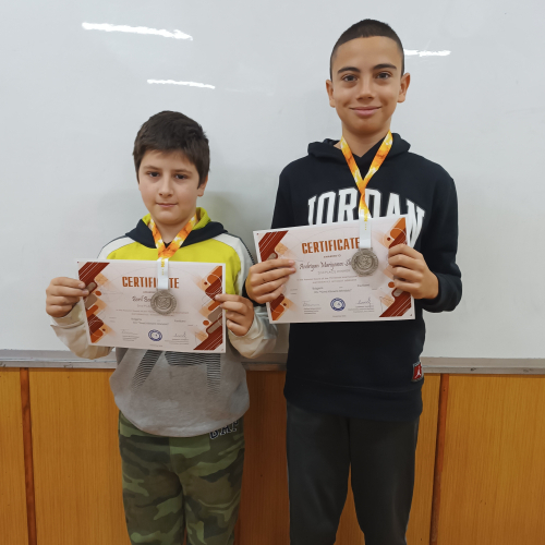 Наши ученици с отличия от международното състезание „Математика без граници“