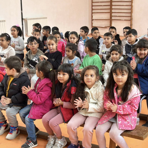 Куклен театър “Малчугани на пътя”